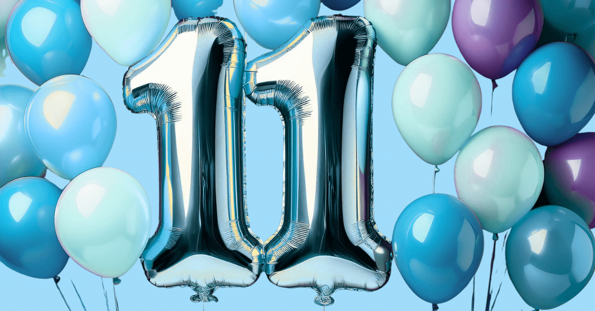 Ballons décoratifs affichant le chiffre 11 pour l’anniversaire de l’entreprise Aequivalent